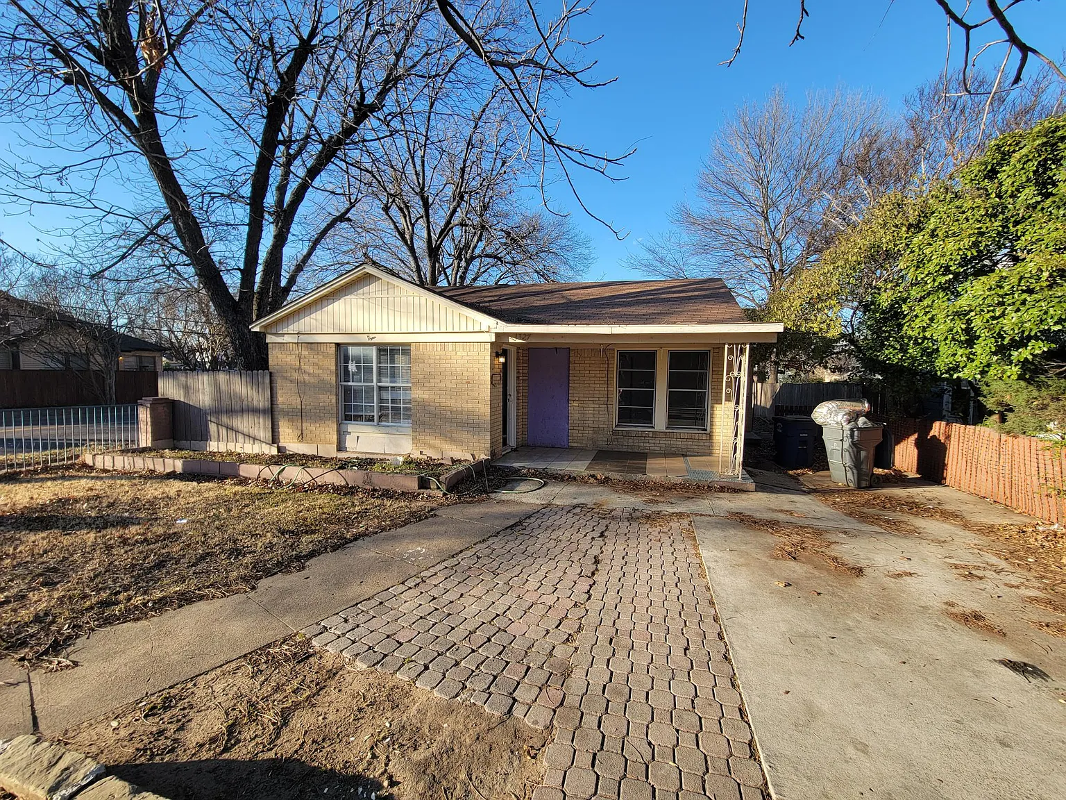 1327 Mountain Lake Rd — Photo 1