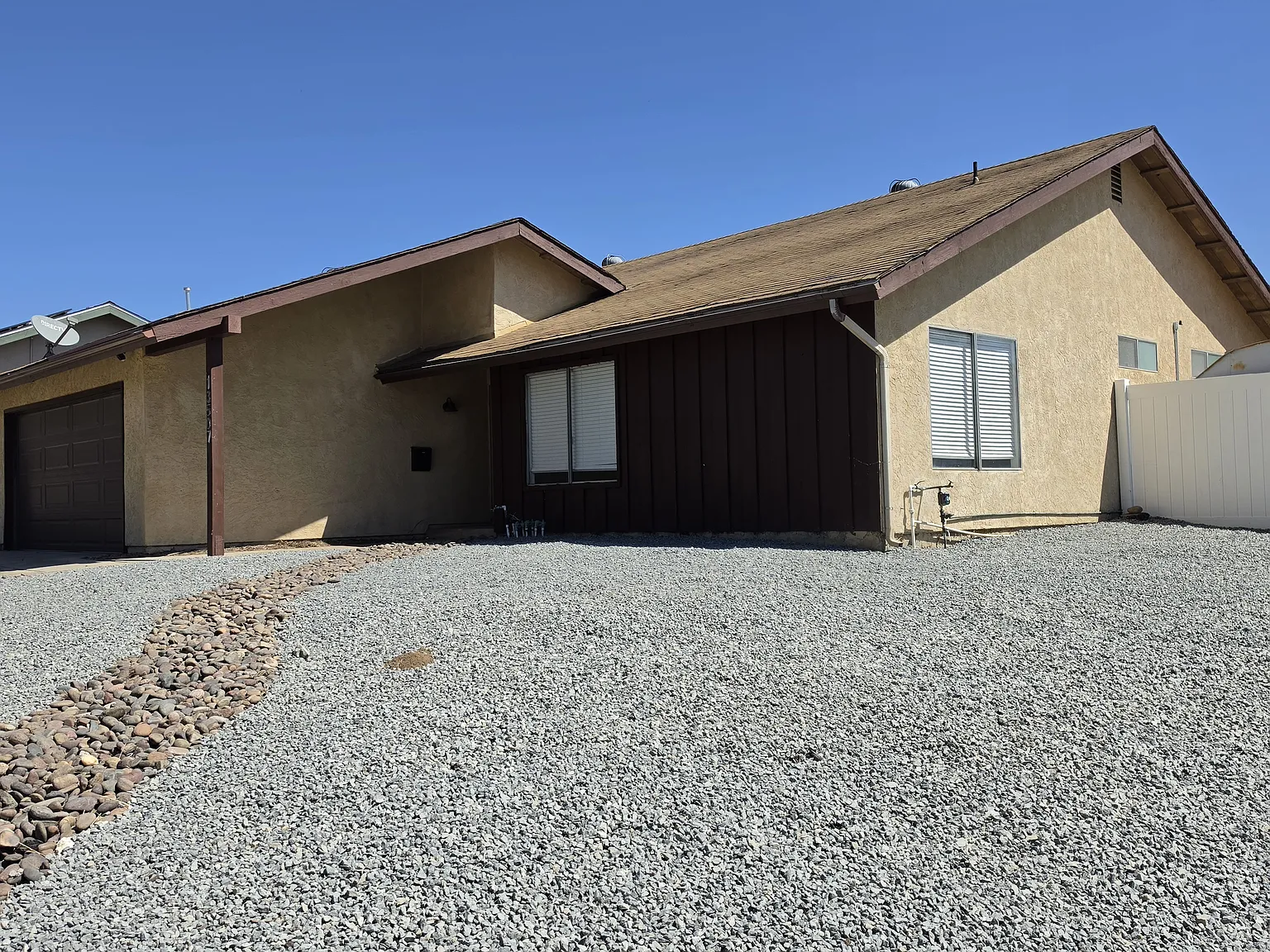 4 bed, 1694 sqft, $3,795 — Photo 3