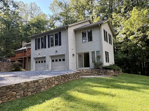 430 S Oakwood Rd, Troutville, VA 24175