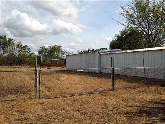 4th image of 558 E Roitsch Ln