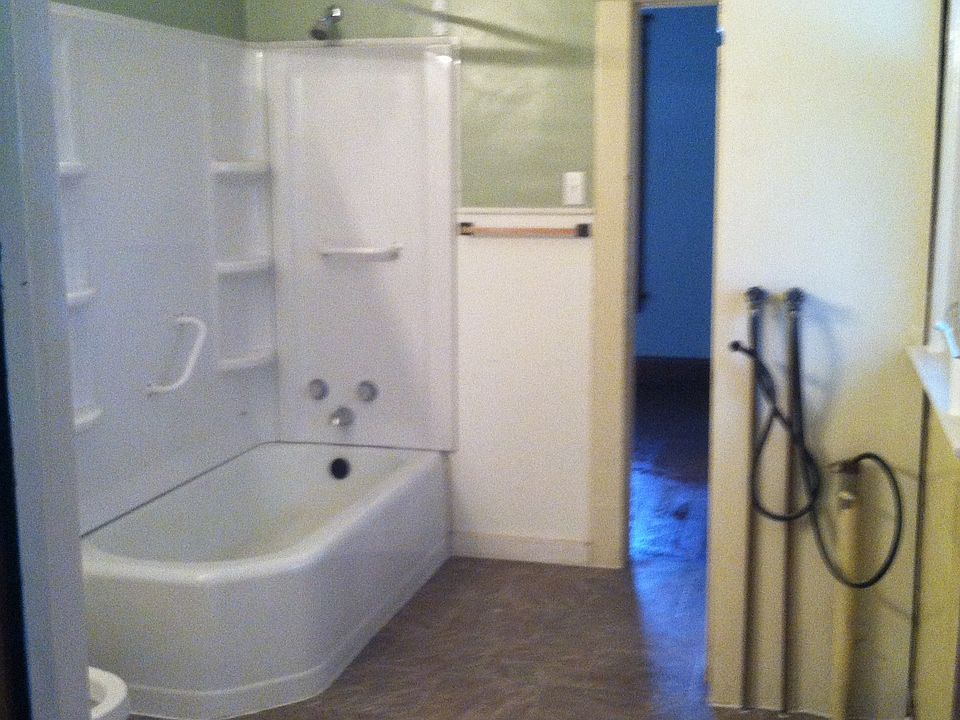 2nd image of 629 E Indiana Ave