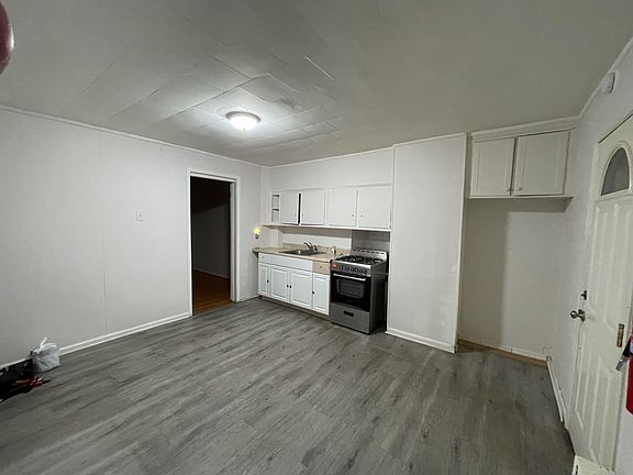 5th image of 861 7th St