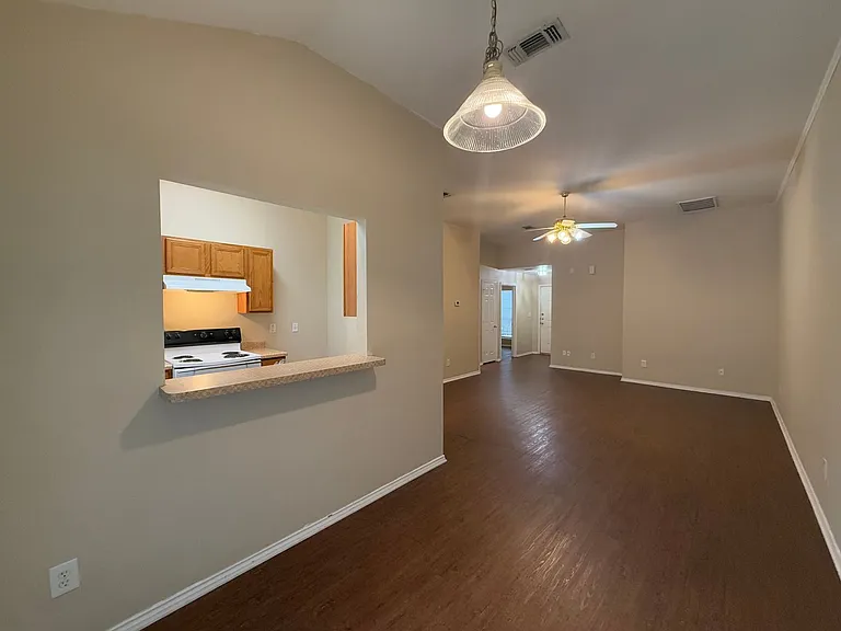 3031 Pine Valley Dr — Photo 9