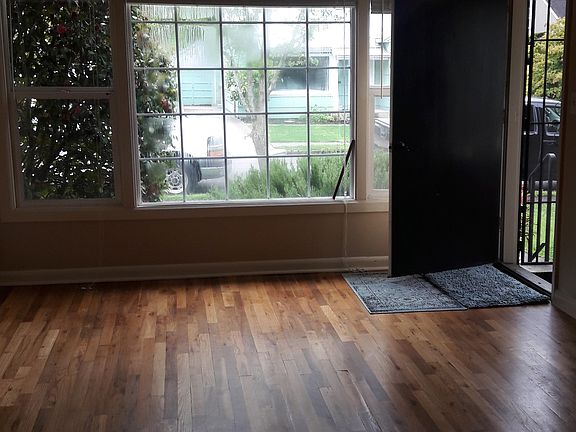 5th image of 506 W 28th St APT B