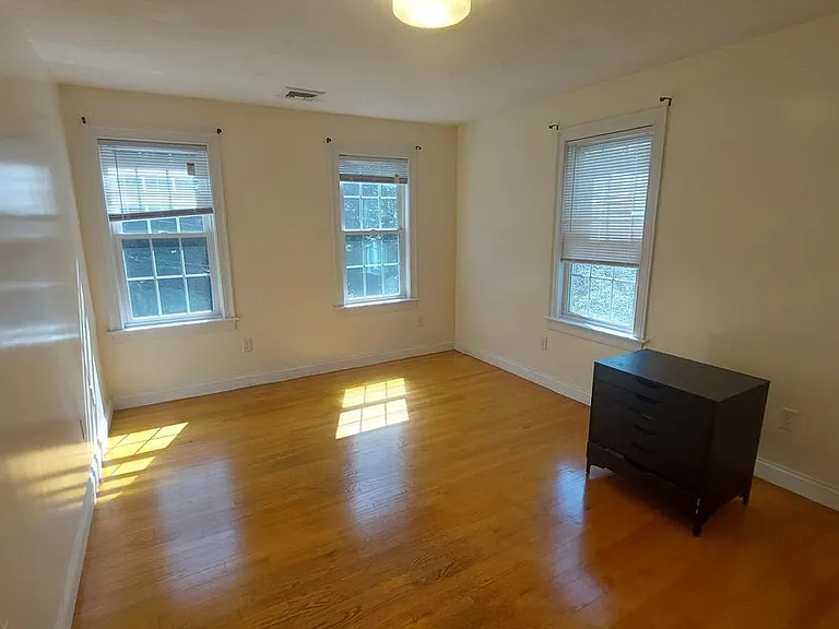 339 Poplar St — Photo 18