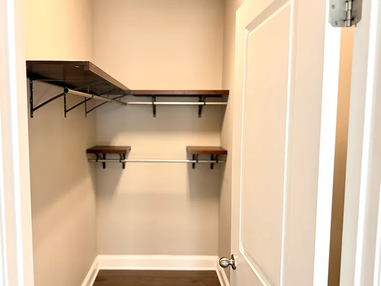 12105 Cameron Dr — Photo 32