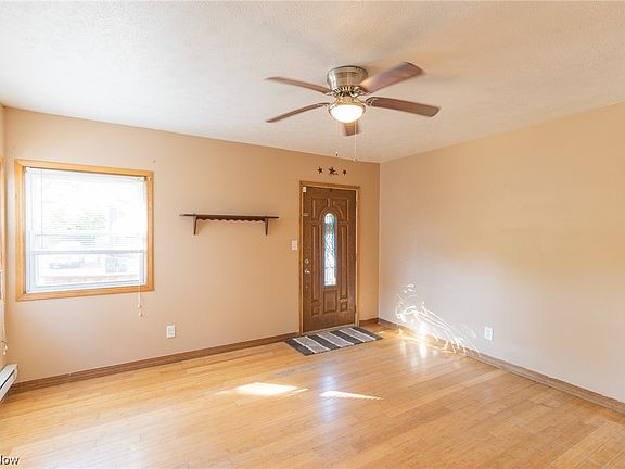 2nd image of 13906 Clifford Ave