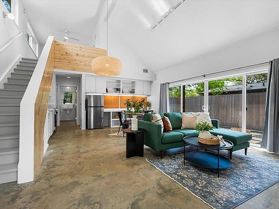 4th image of 1808 Forest Hill Dr