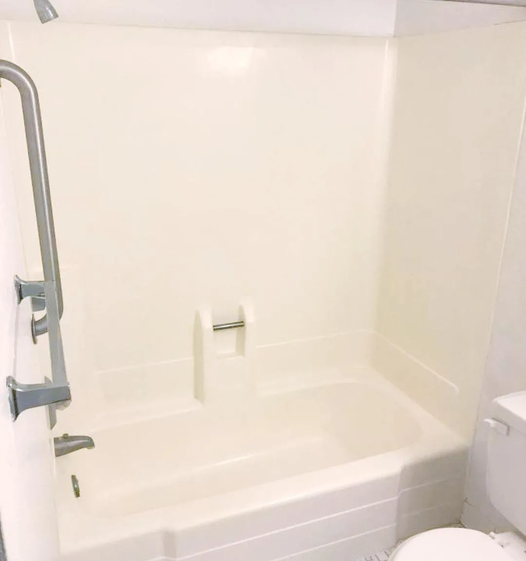 900 Lakeshore Dr — Photo 4