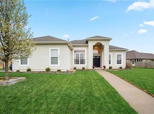 1505 SE Cape Dr, Lees Summit, MO 64081