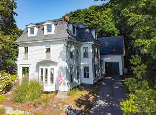 8 Winslow St, Harrison, ME 04040