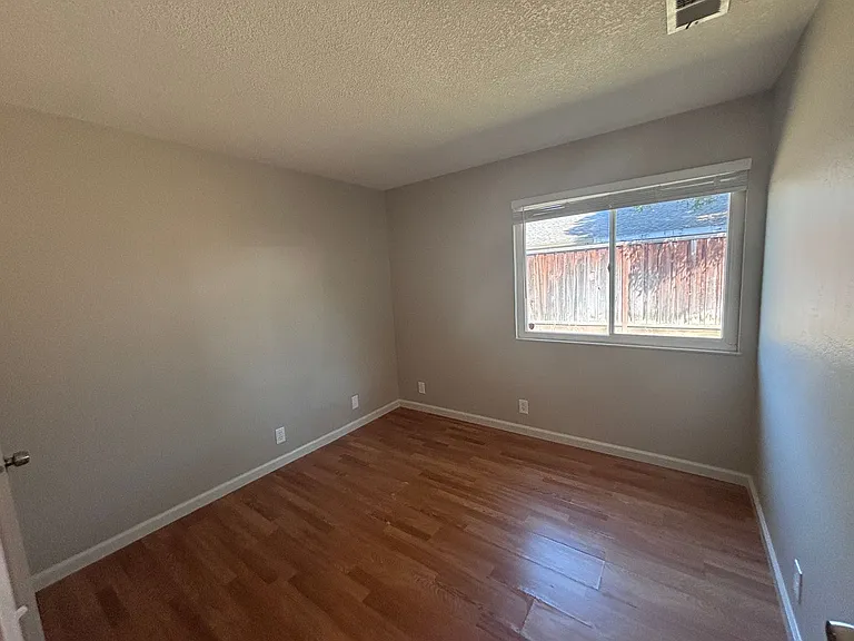 5328 Cedar Grove Cir — Photo 5