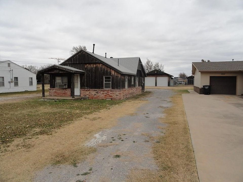 1st image of 2828 Woodlawn Dr