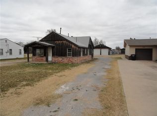 2828 Woodlawn Dr, Moore, OK 73160