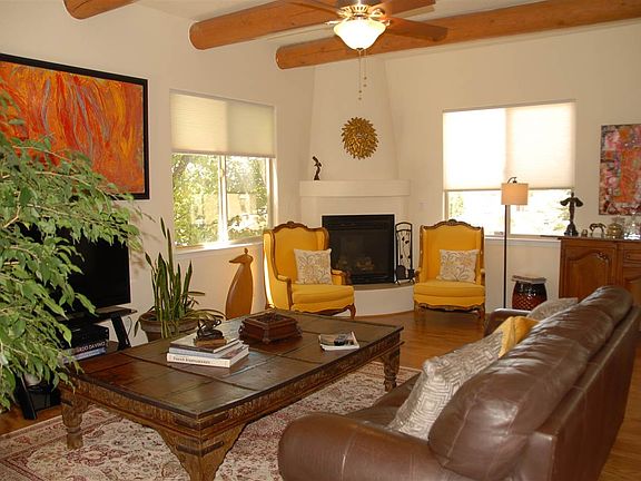 3rd image of 6425 Cerros Grandes Dr