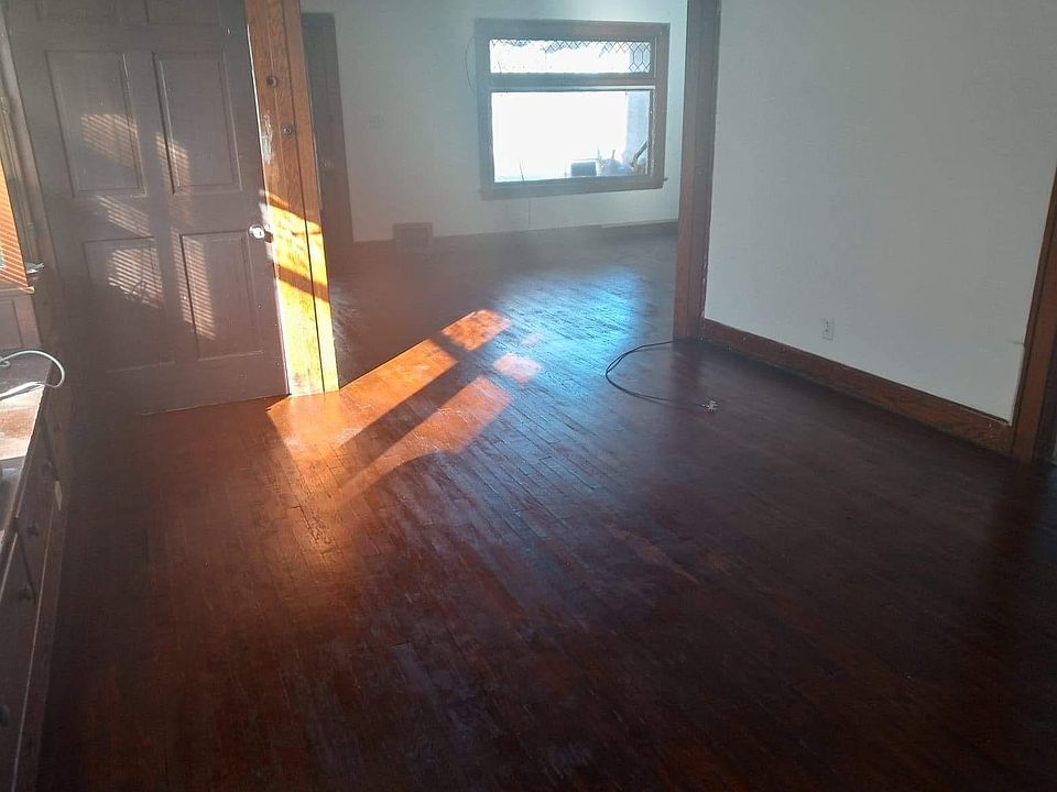 1st image of 3845 W 38th St