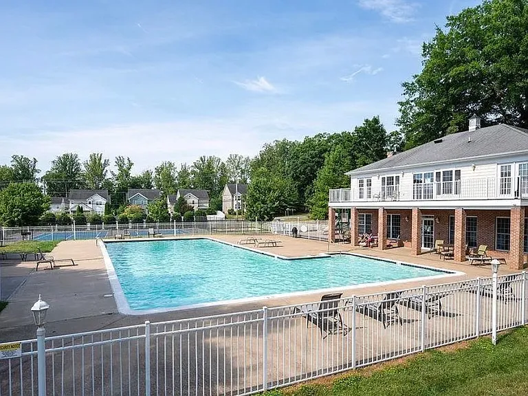 1223 Villa Ln #G — Photo 16