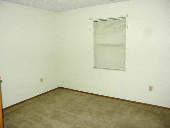 4th image of 4007 Deer Lake Way