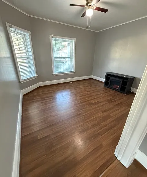 621 Fremont Ave NW — Photo 4