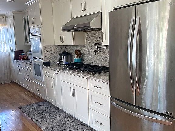 3rd image of 1092 W Remington Dr