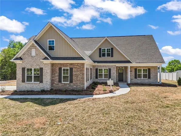 160 Painted Trl, Lexington, NC 27295