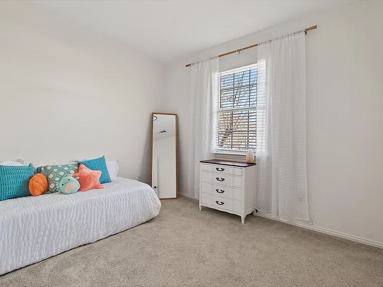 10008 Hanover Dr — Photo 12