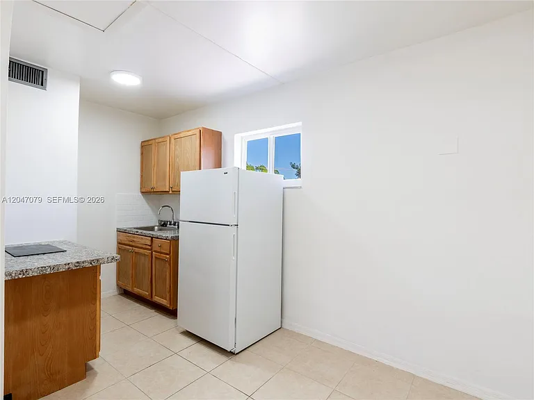 3360 SW 6th St #TOP — Photo 7