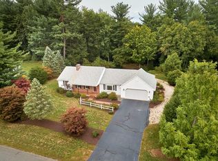10 Hillside Meadows Dr, Southampton, MA 01073