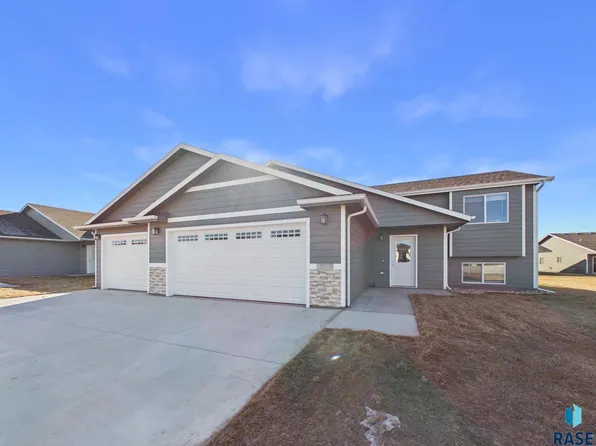 1013 Birch St, Harrisburg, SD 57032