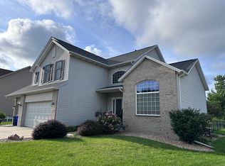 208 Revere Ct NE, Cedar Rapids, IA 52402