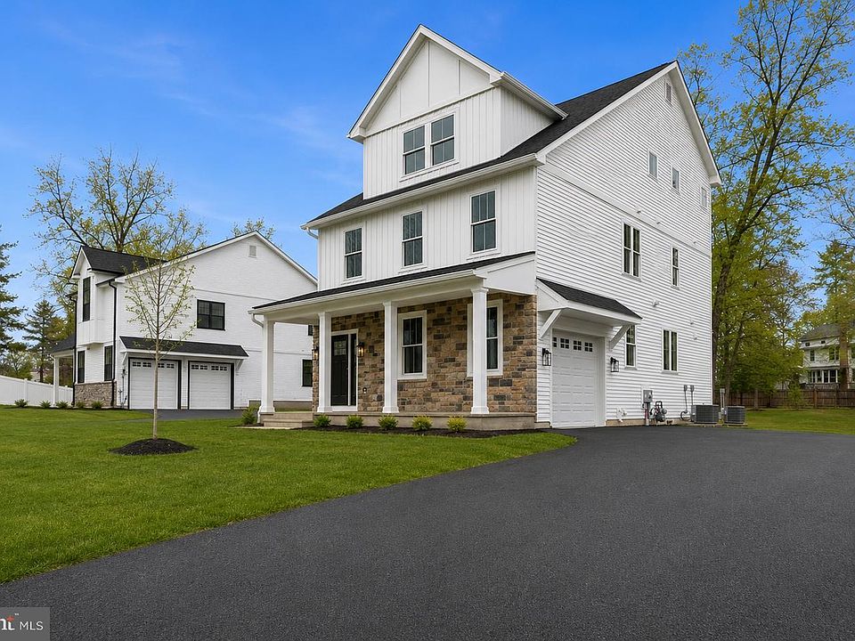 1st image of 14 Churchville Ln