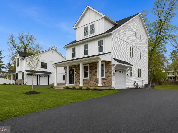 14 Churchville Ln, Churchville, PA 18966