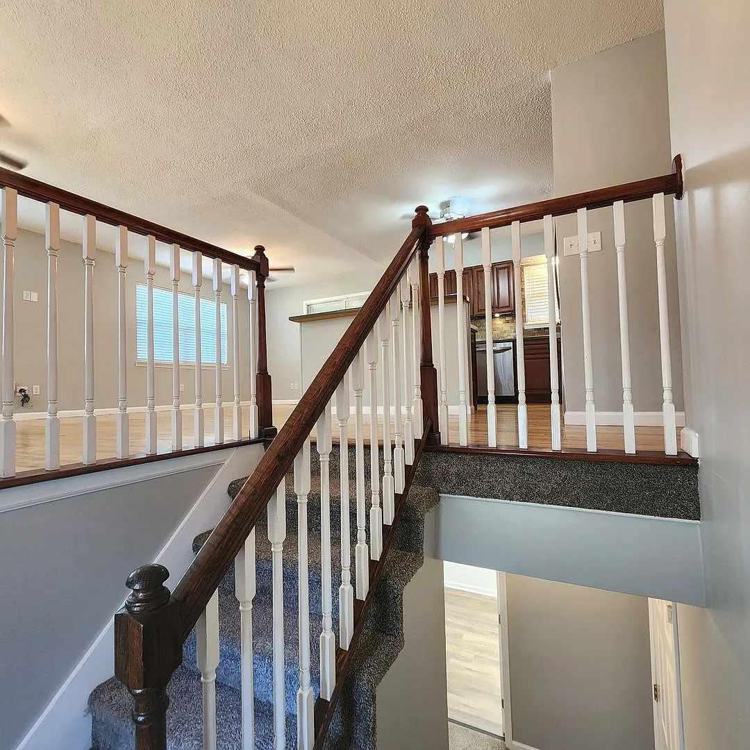 5 bed, 3.0 bath, 2436 sqft, $2,495 — Photo 3