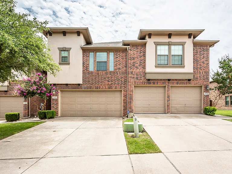 1173 Landon Ln — Photo 2