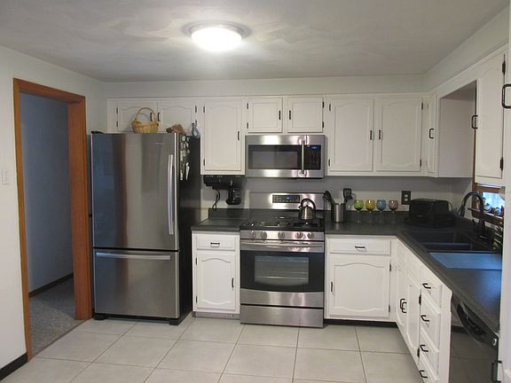 5th image of 818 Jennifer Ln