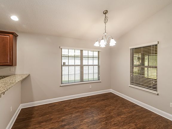 5th image of 2195 Thornbrook Dr