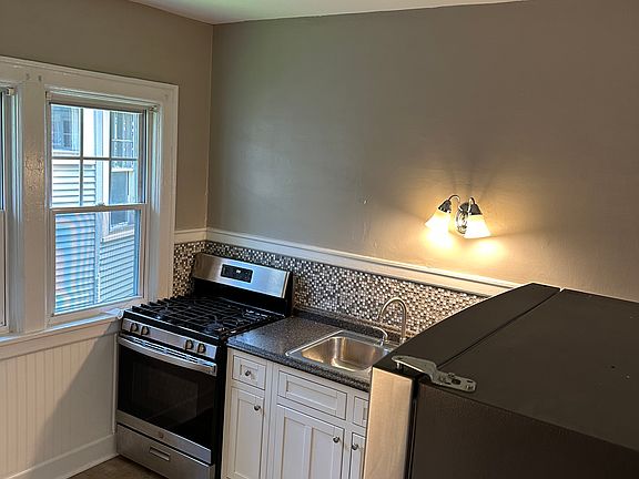 2nd image of 783 Potomac Ave #2