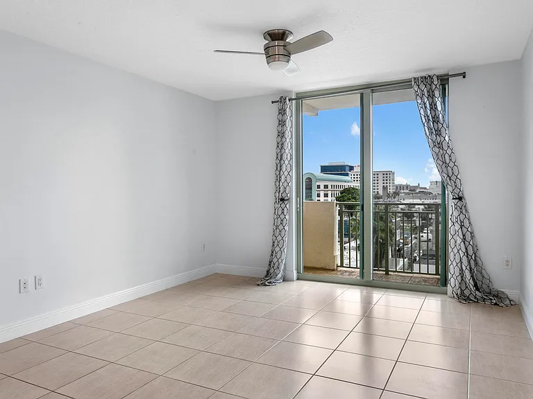 610 Clematis St #418 — Photo 8