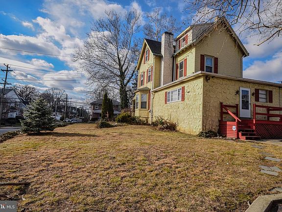 3rd image of 703 Clifton Ave