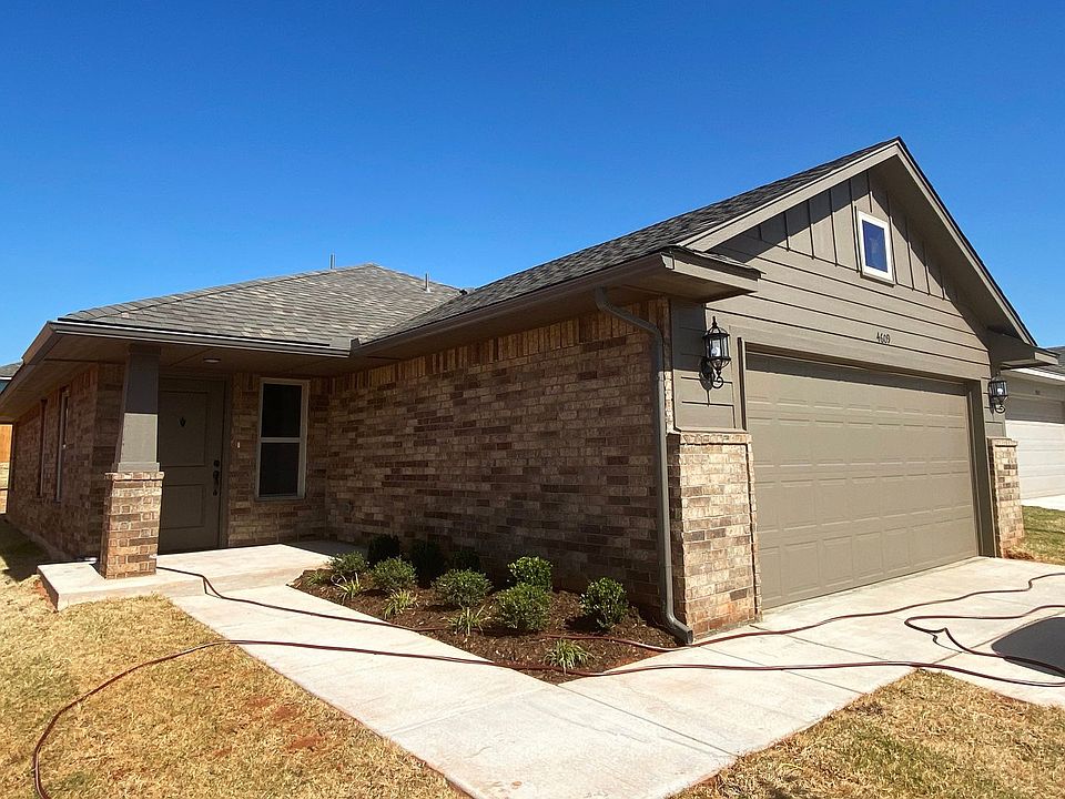 1st image of 4609 Crystal Clear Ln