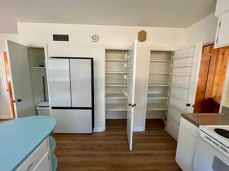 4428 Worth Dr W — Photo 20