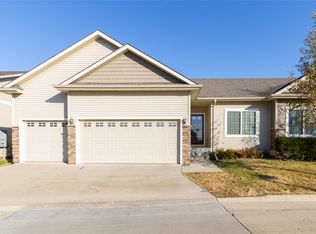 5205 Boulder Dr, Pleasant Hill, IA 50327
