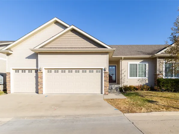 5205 Boulder Dr, Pleasant Hill, IA 50327
