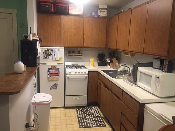 4th image of 3727 N Pine Grove Ave APT 202