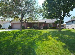 105 Ewing Ct, Englewood, OH 45322