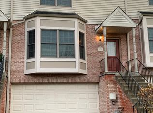 309 Woodcrest Dr, Coraopolis, PA 15108