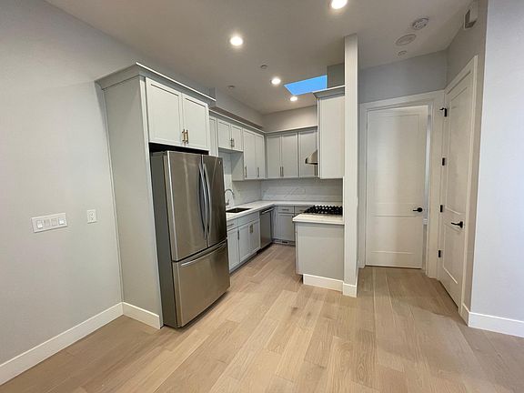 4th image of 10323 Bret Ave