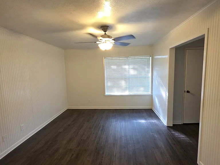 4207 Woodcrest Dr — Photo 9