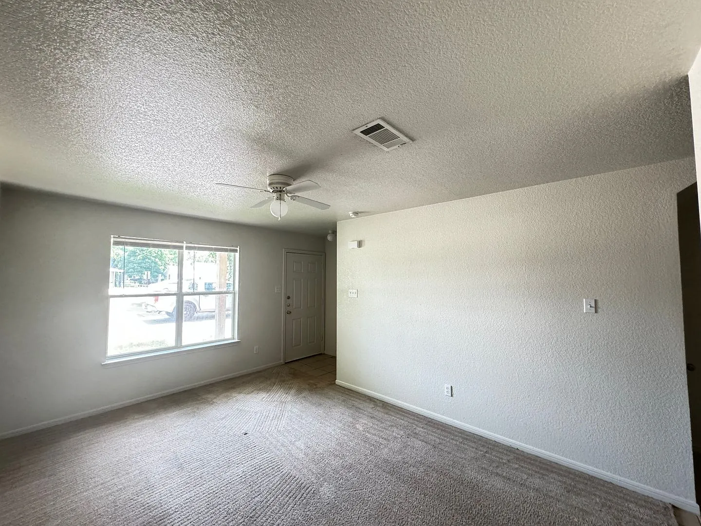 206 Veterans Ave — Photo 4