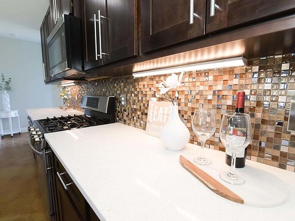 5th image of 126 Saint Germaine Cir